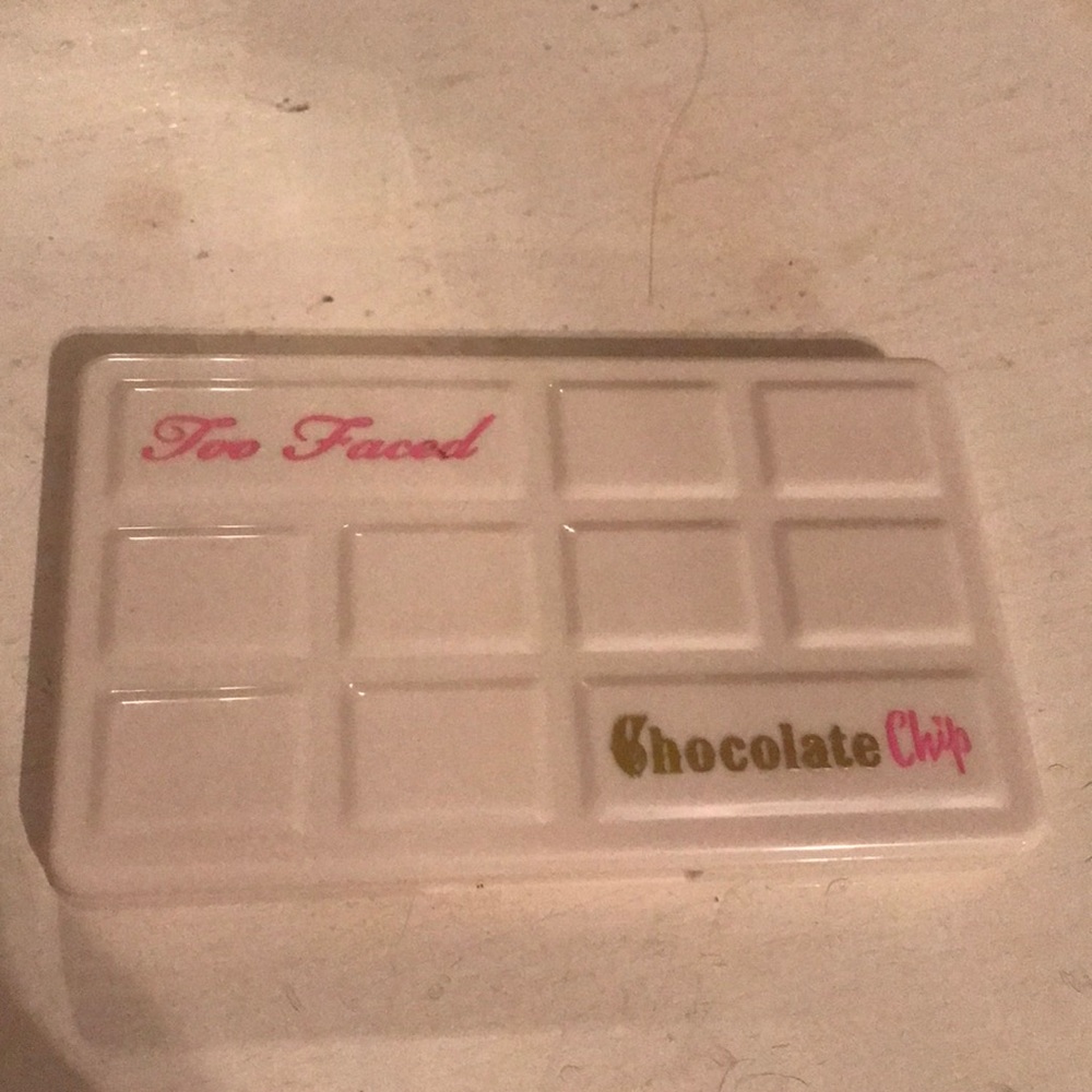 Too faced white chocolate chip palette